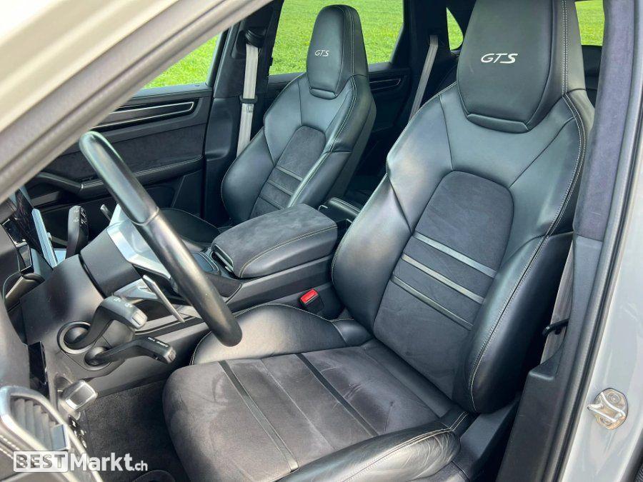 PORSCHE Cayenne GTS